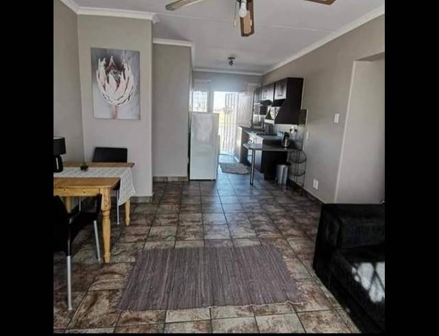 2 BEDROOM FLAT FOR SALE IN VAALPARK